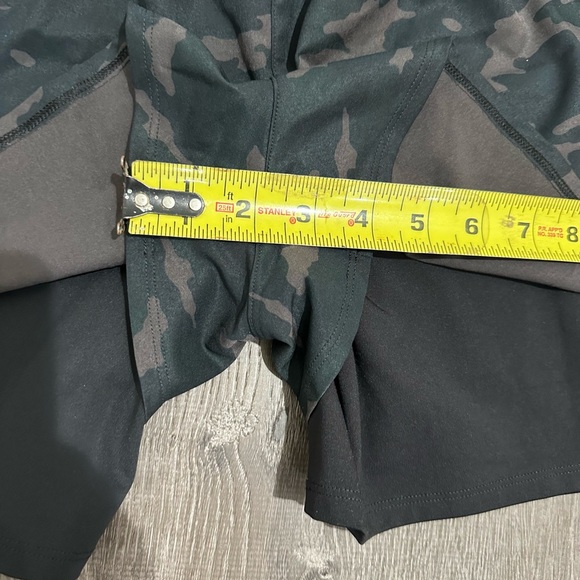 SPANX Women’s size M Camouflage Short with Biker Shorts Underneath - Picture 4 of 6